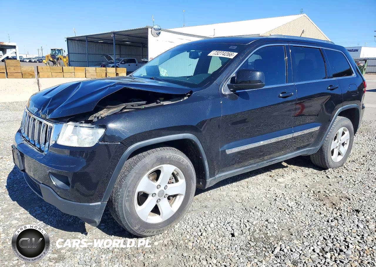 2013 Jeep Grand Cherokee Laredo VIN:1C4RJFAT2DC571395 - 1