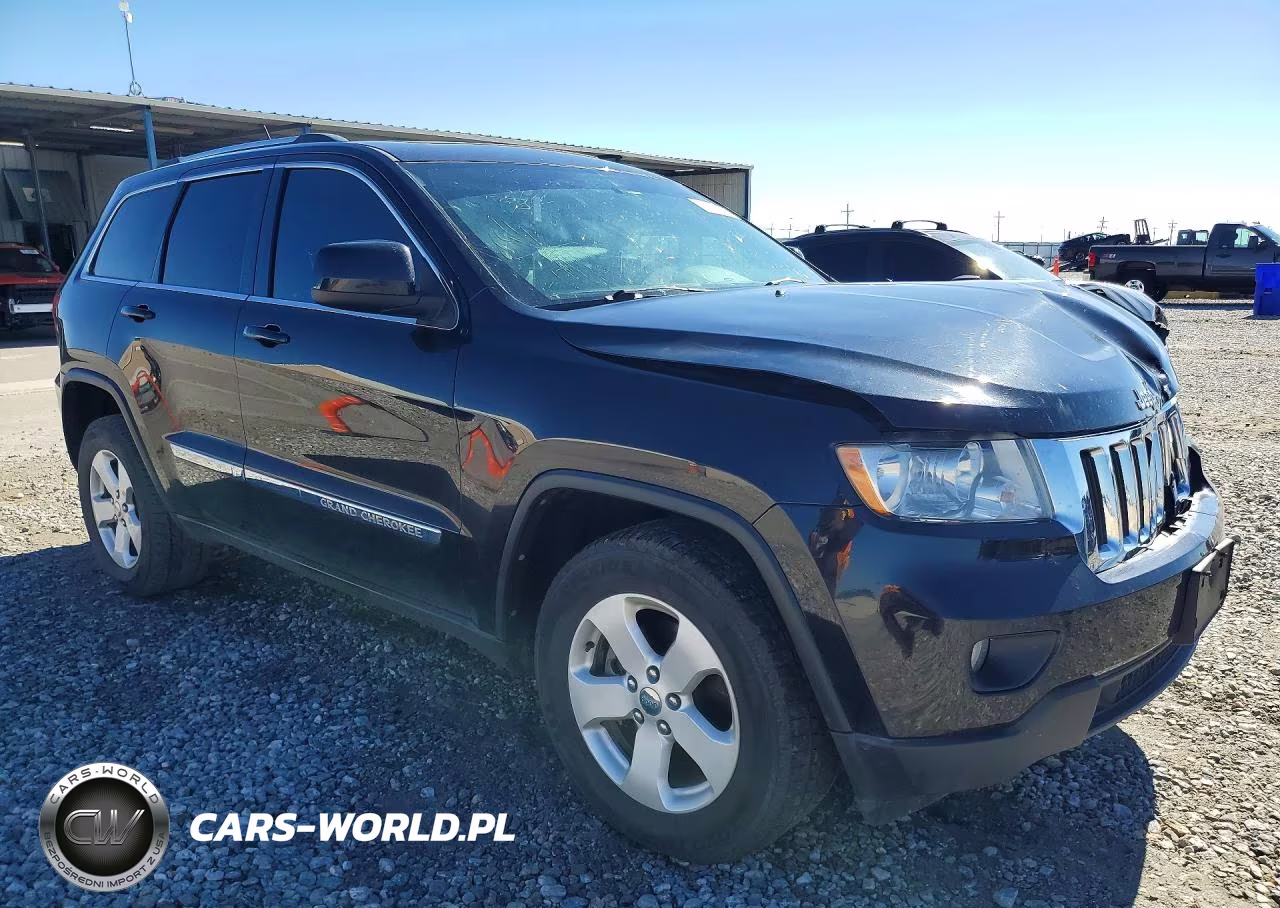 2013 Jeep Grand Cherokee Laredo VIN:1C4RJFAT2DC571395 - 4