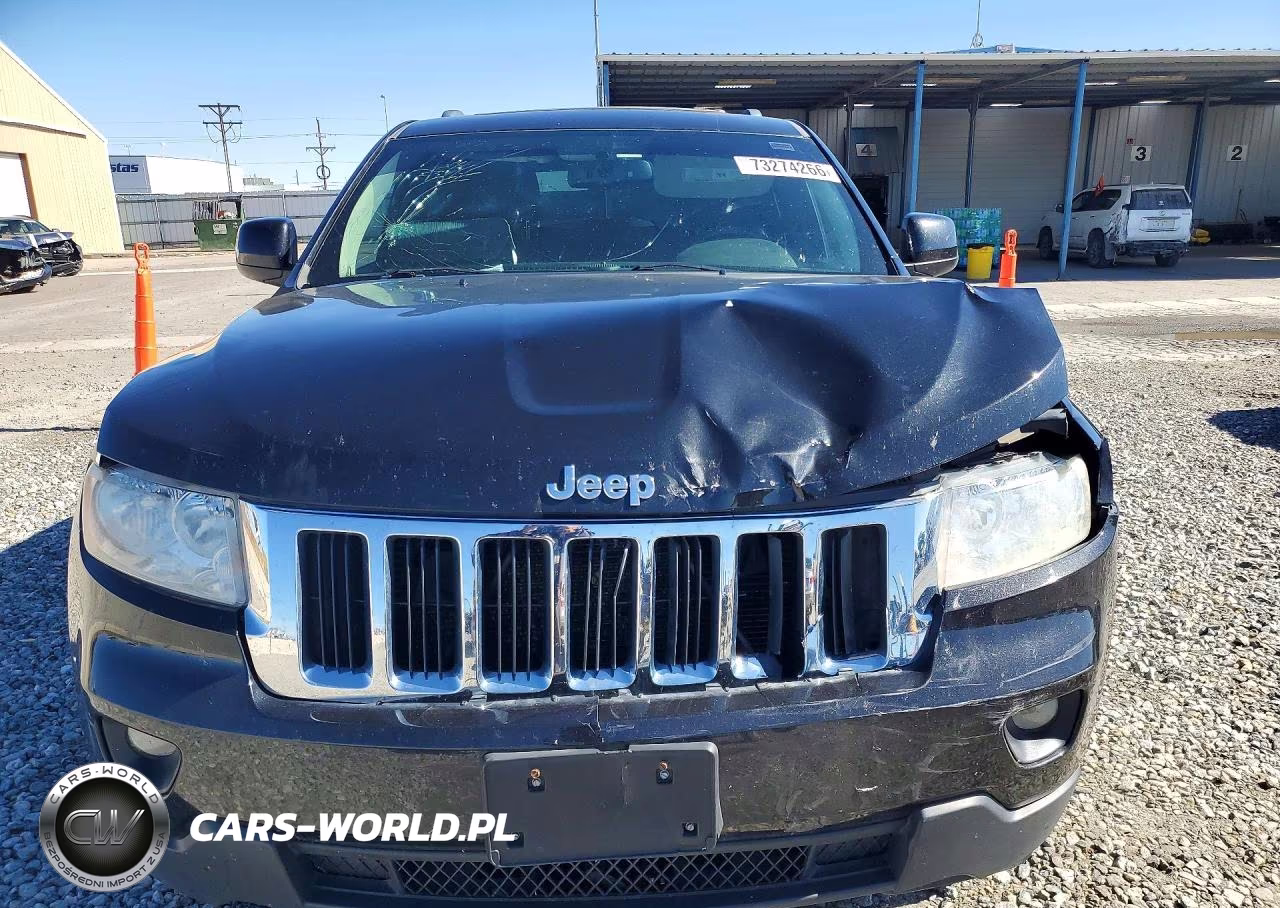 2013 Jeep Grand Cherokee Laredo VIN:1C4RJFAT2DC571395 - 5