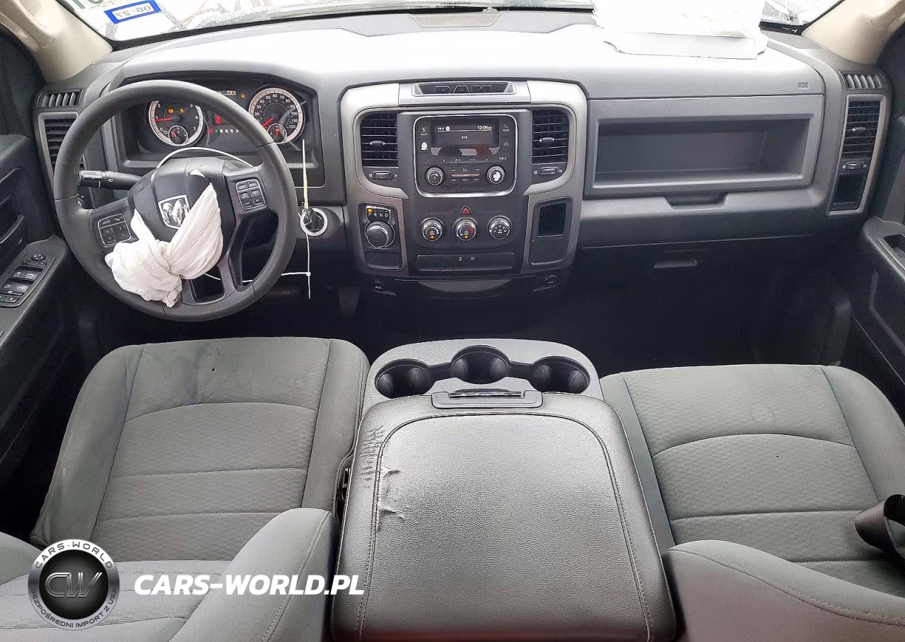 2019 Ram 1500 Classic Tradesman VIN:1C6RR6FG3KS673805 - 8