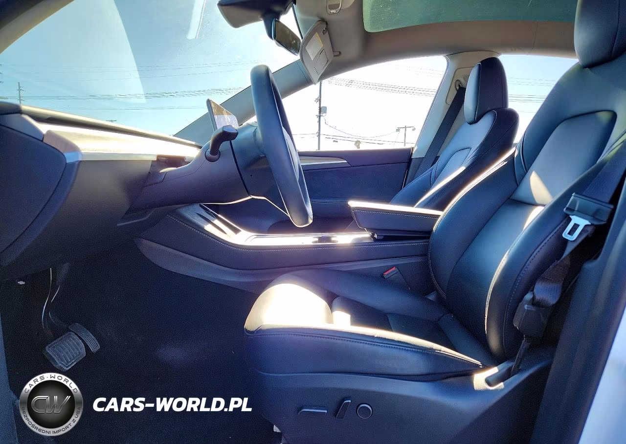 2023 Tesla Model Y VIN:7SAYGDEE6PA093399 - 7