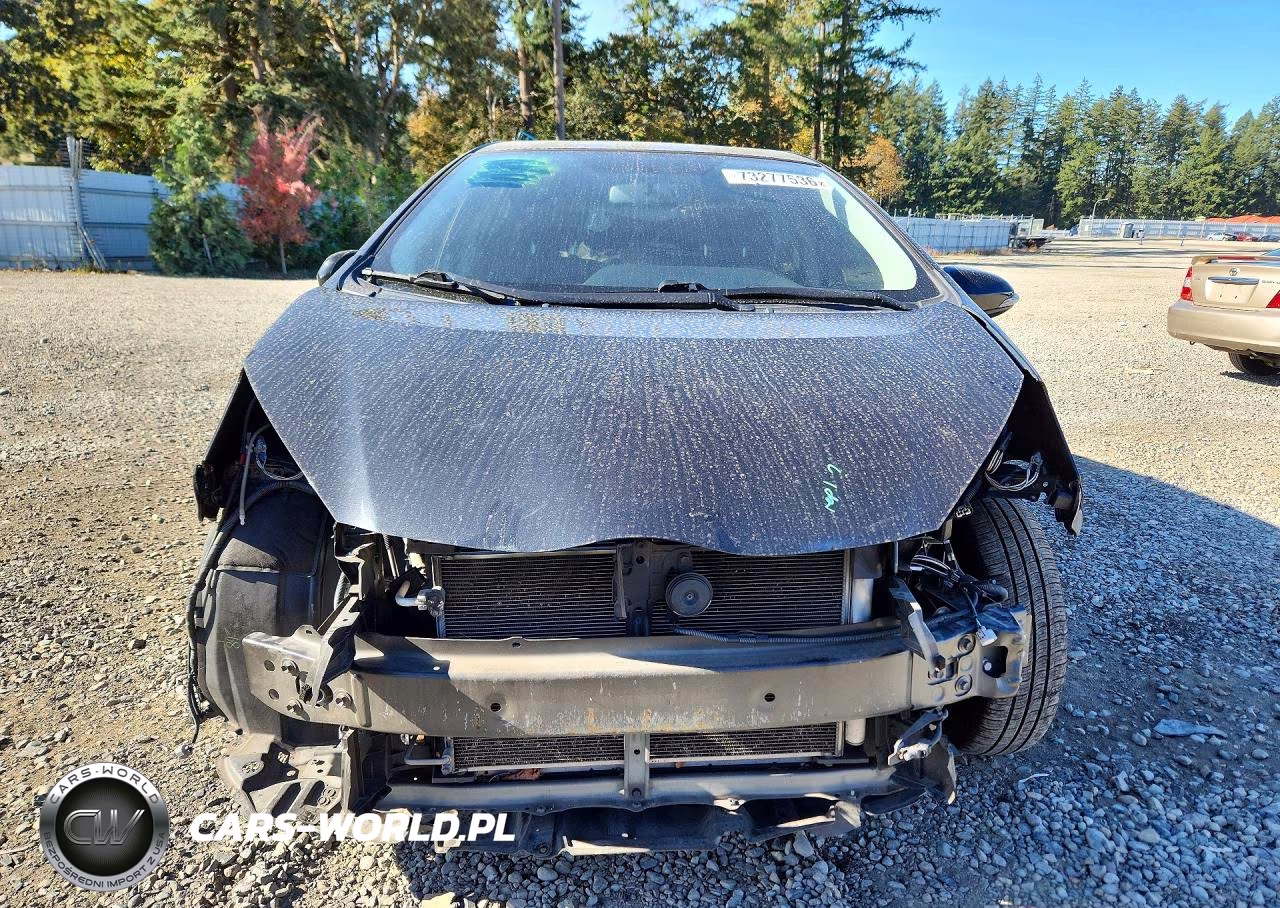 2015 Toyota Prius C Three VIN:JTDKDTB30F1108823 - 5
