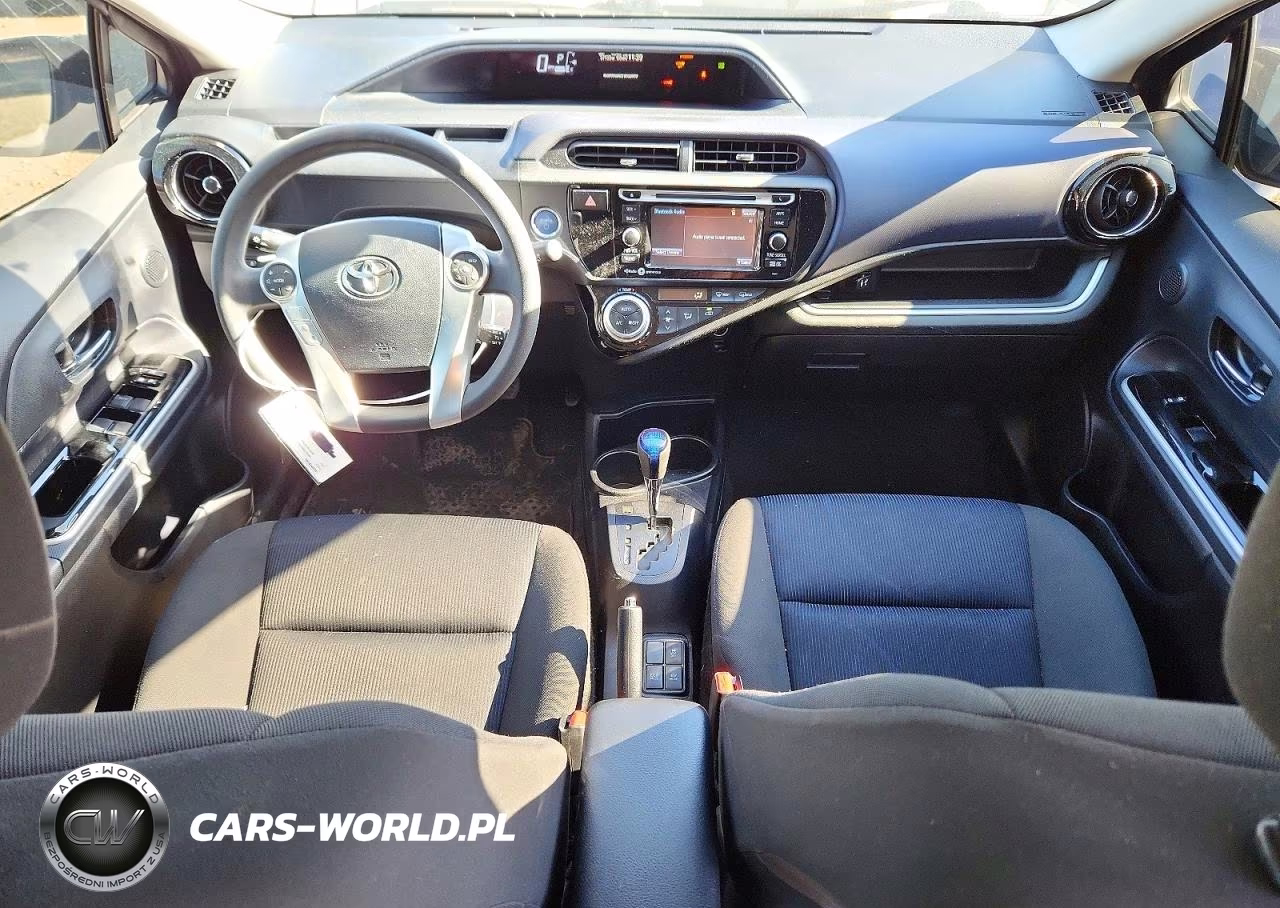 2015 Toyota Prius C Three VIN:JTDKDTB30F1108823 - 8