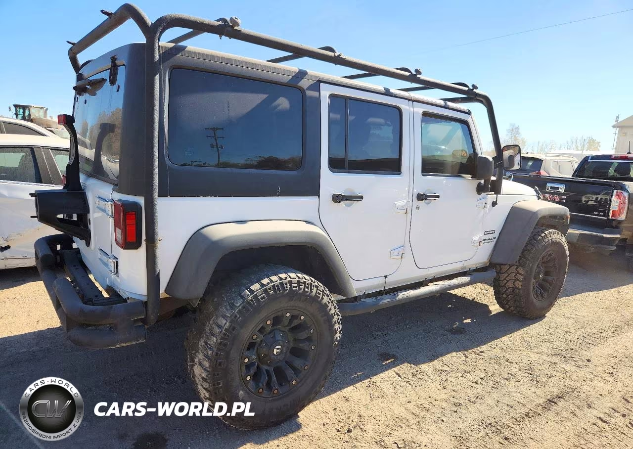 2014 Jeep Wrangler Unlimited Sport VIN:1C4BJWDG5EL117966 - 3