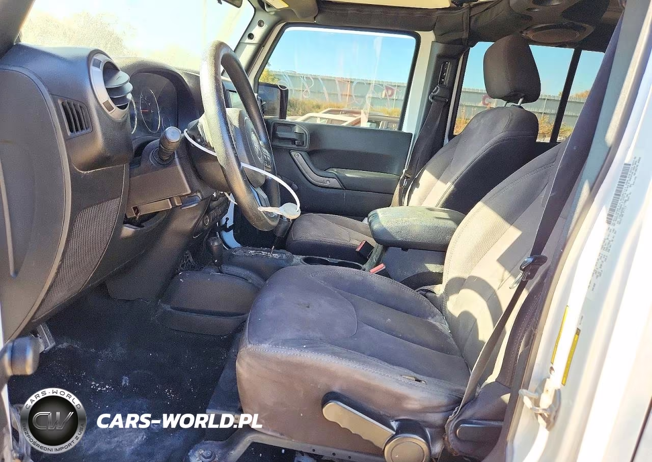 2014 Jeep Wrangler Unlimited Sport VIN:1C4BJWDG5EL117966 - 7