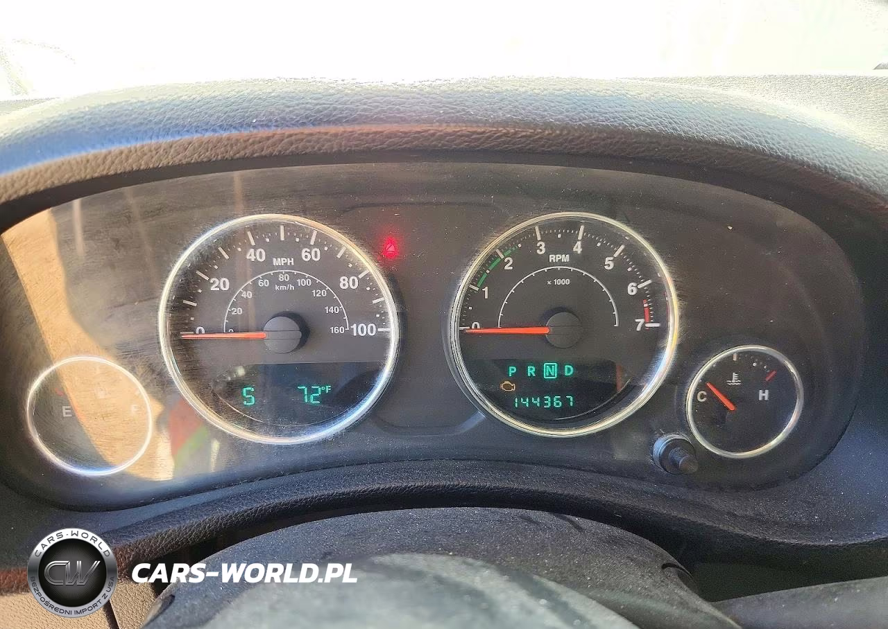 2014 Jeep Wrangler Unlimited Sport VIN:1C4BJWDG5EL117966 - 9