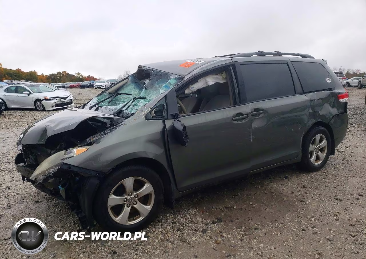 2011 Toyota Sienna Le