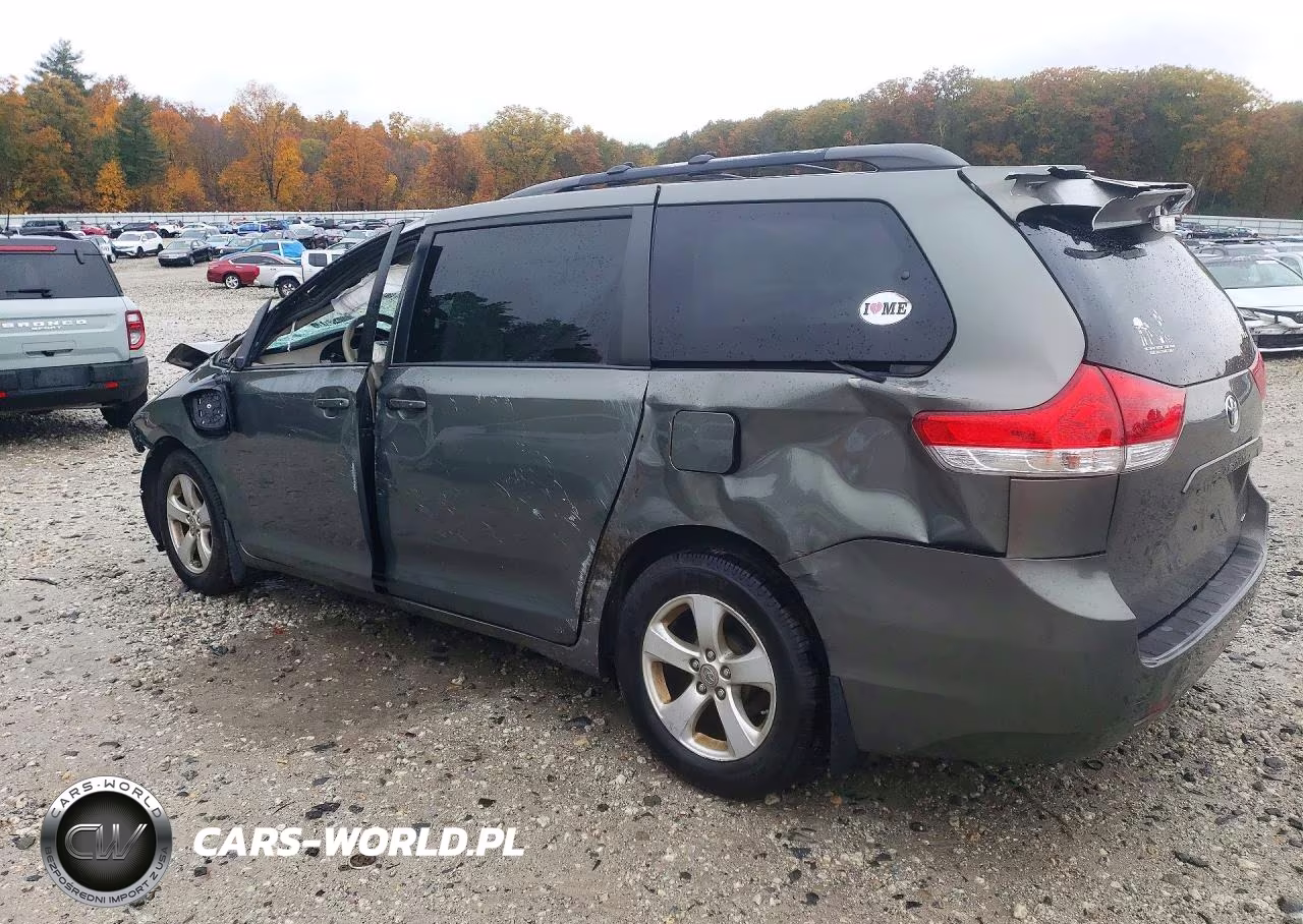 2011 Toyota Sienna Le VIN:5TDKK3DC1BS127316 - 2