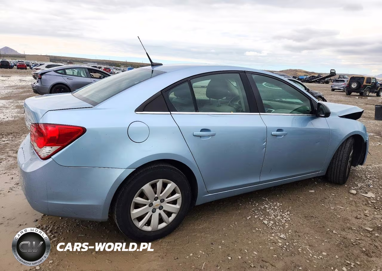 2011 Chevrolet Cruze Ls VIN:1G1PC5SH5B7273878 - 3