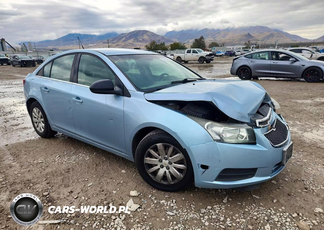 2011 Chevrolet Cruze Ls VIN:1G1PC5SH5B7273878 - 4