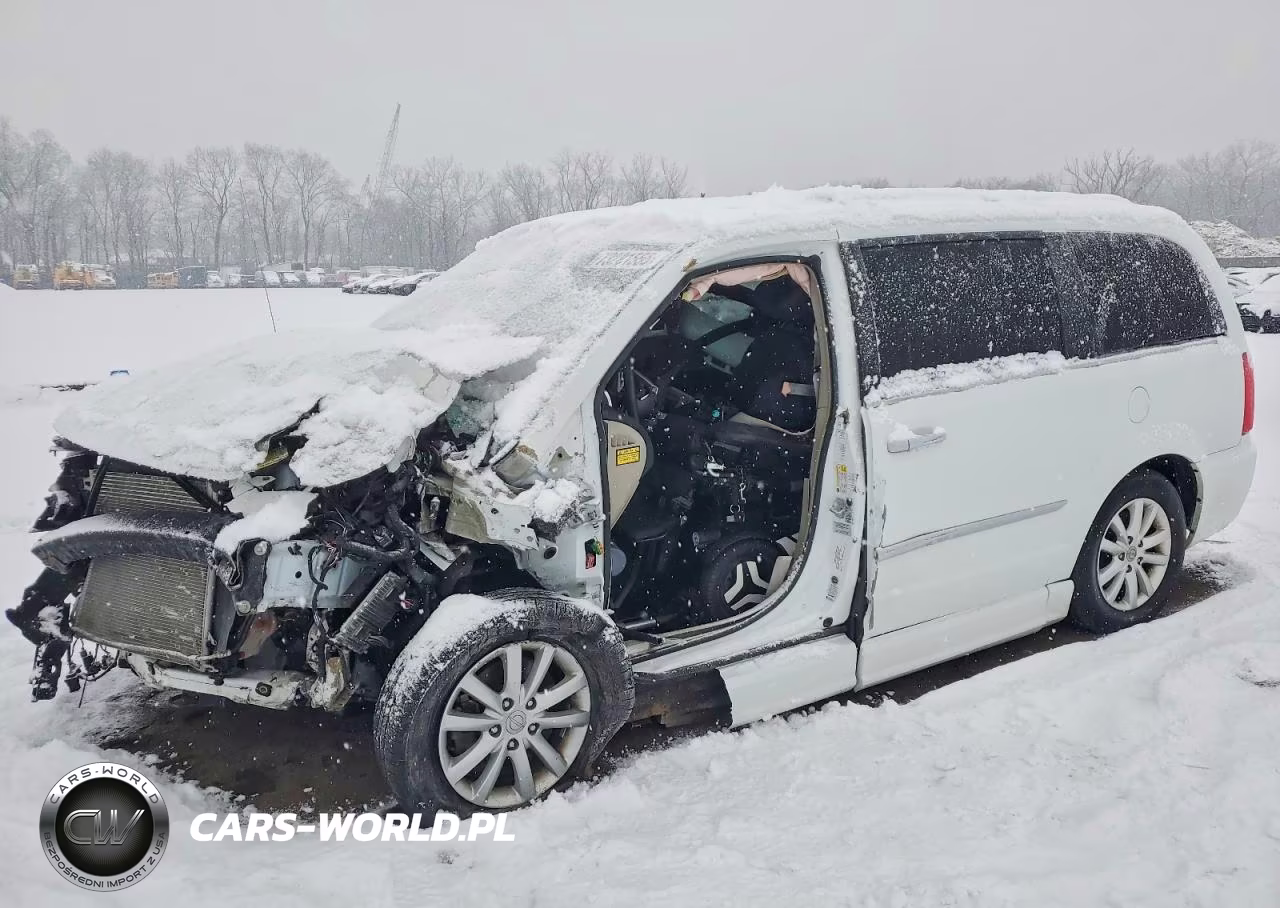 2016 Chrysler Town & Country Limited Platinum – zdjęcie 1 z 12