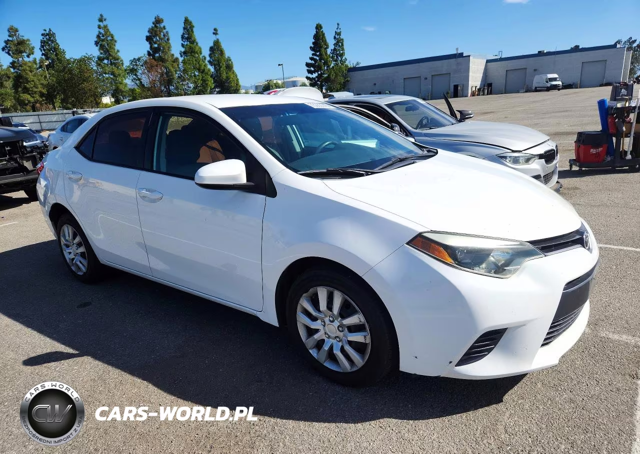 2015 Toyota Corolla Le VIN:5YFBURHE2FP362685 - 4