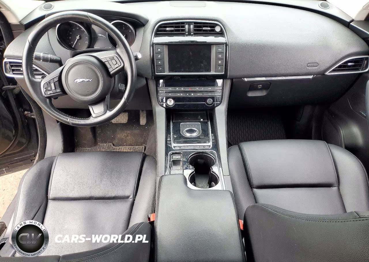 2017 Jaguar F-Pace Premium VIN:SADCJ2BN5HA490251 - 8