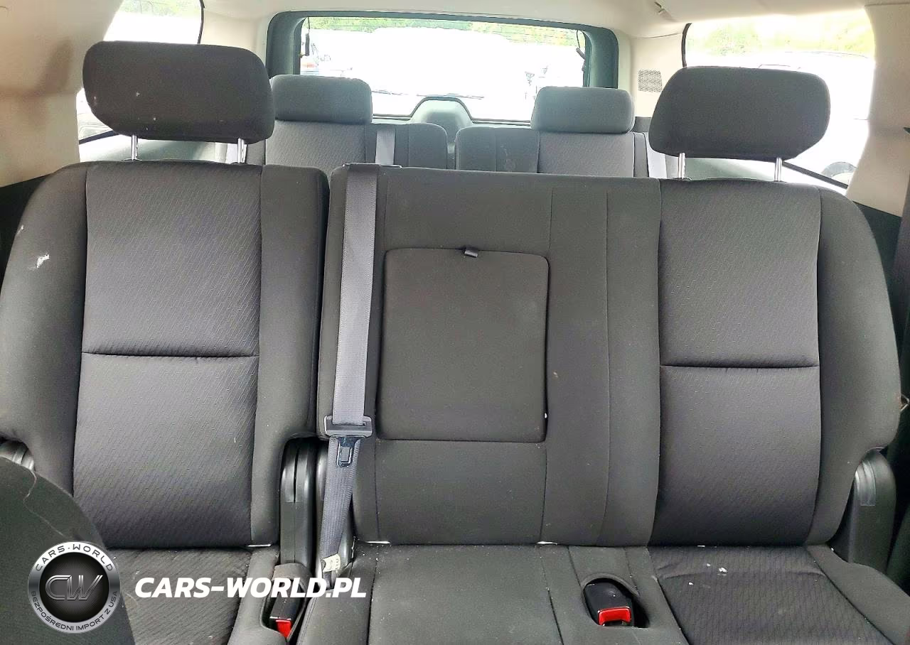 2010 Chevrolet Suburban K1500 Ls VIN:1GNUKHE30AR198399 - 10