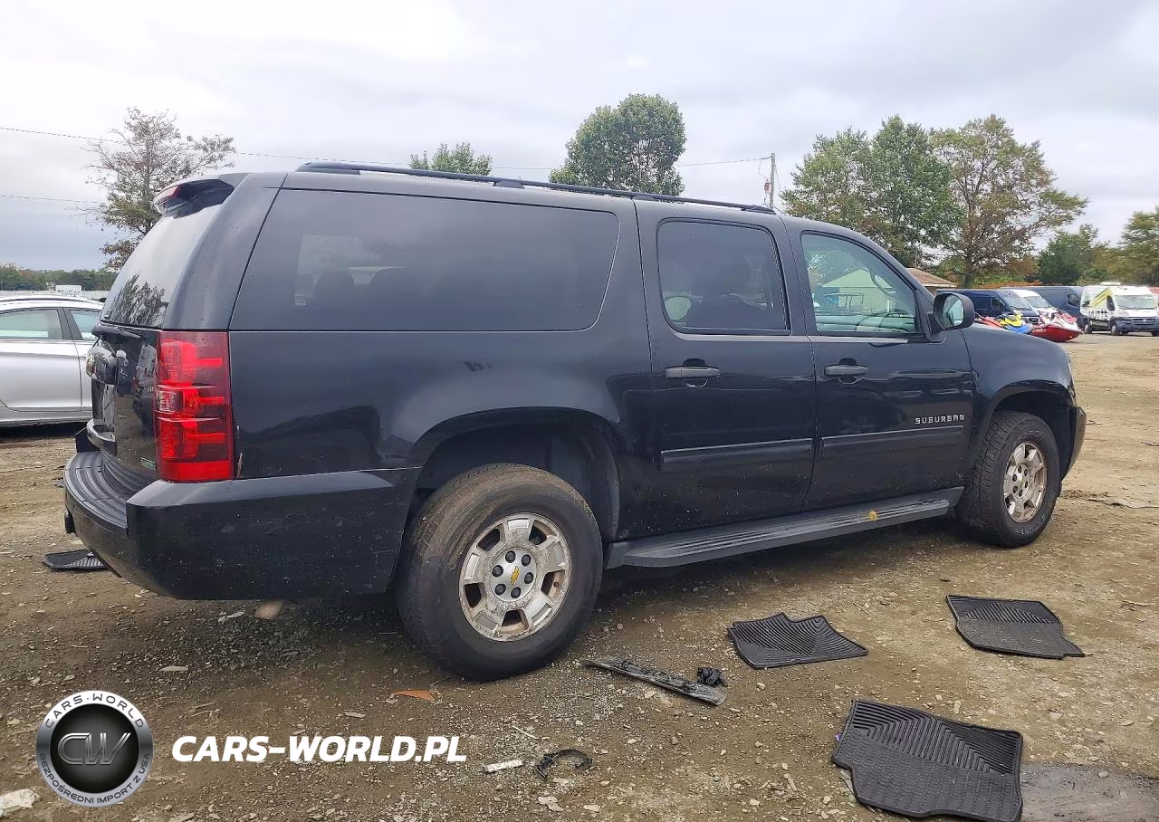 2010 Chevrolet Suburban K1500 Ls VIN:1GNUKHE30AR198399 - 3