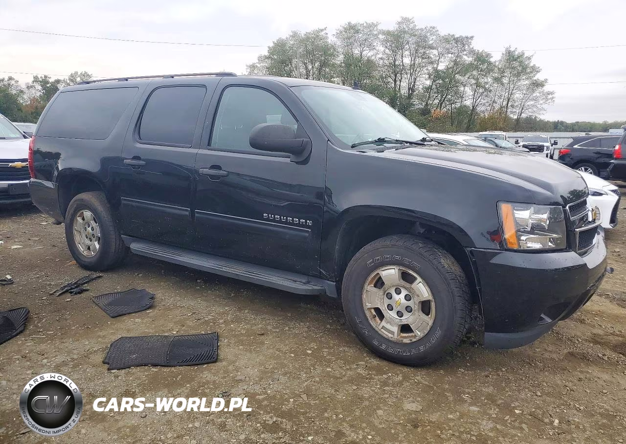 2010 Chevrolet Suburban K1500 Ls VIN:1GNUKHE30AR198399 - 4