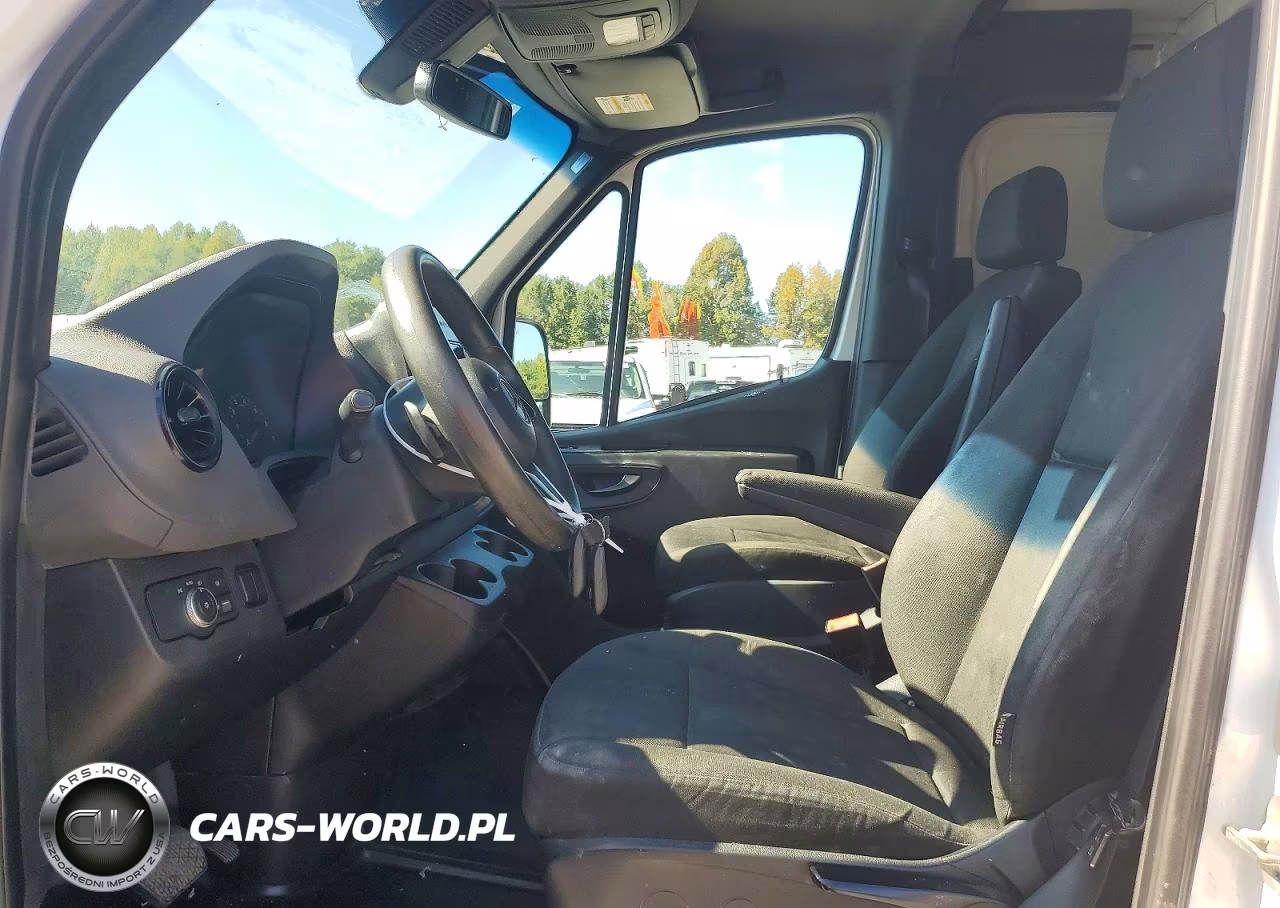 2019 Mercedes-Benz Sprinter 1500-2500 VIN:WD4PE7ED5KT015203 - 7