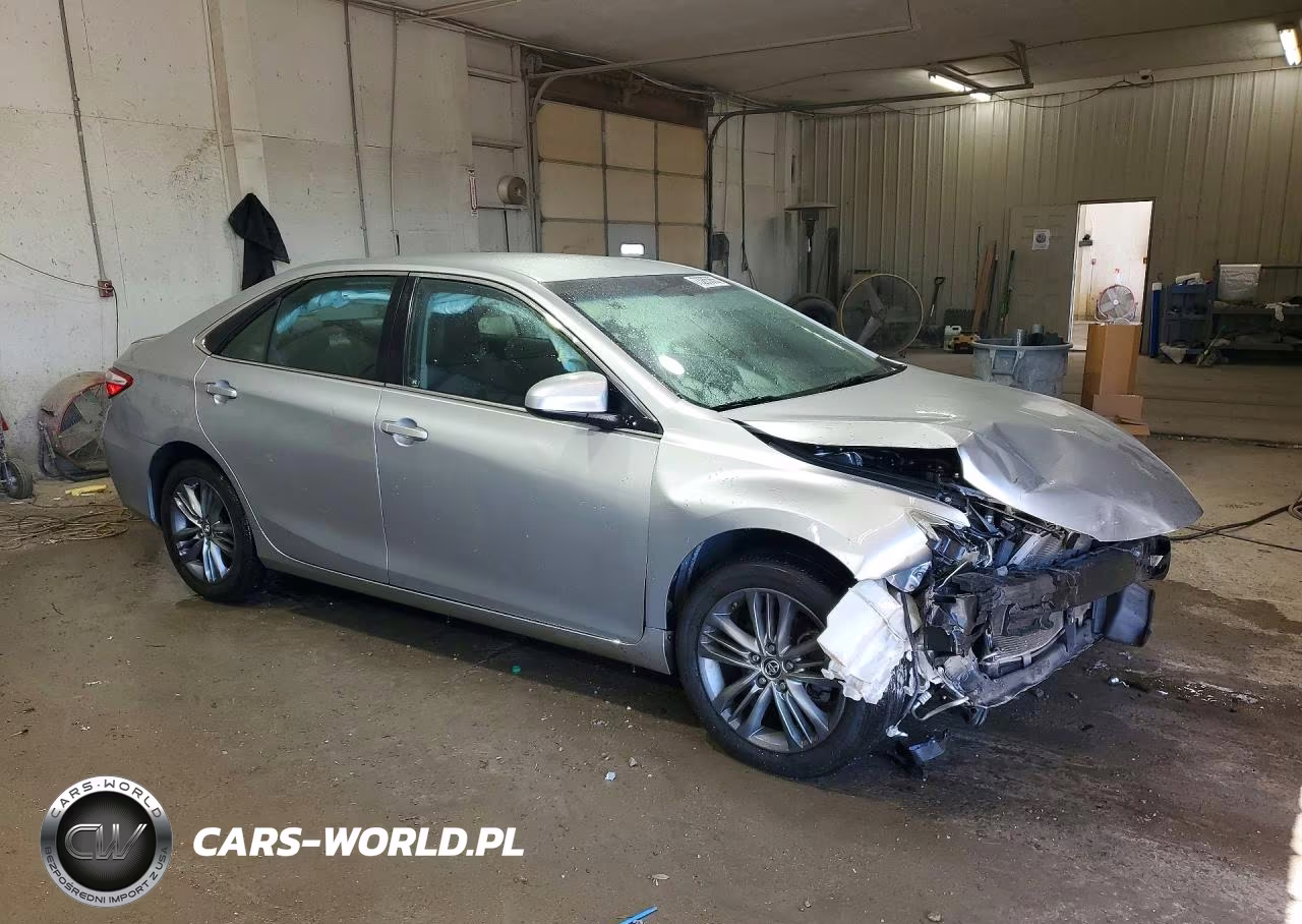 2015 Toyota Camry Se VIN:4T1BF1FK2FU922675 - 4