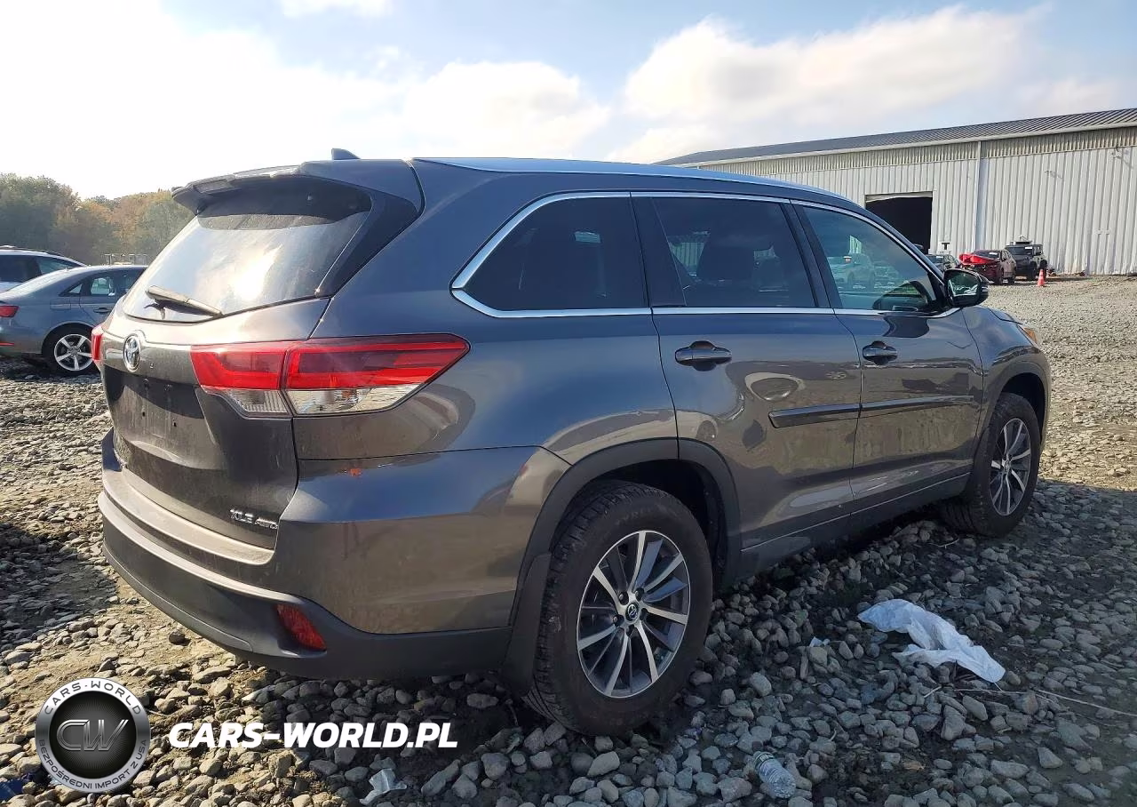 2017 Toyota Highlander Xle VIN:5TDJZRFH2HS403997 - 3