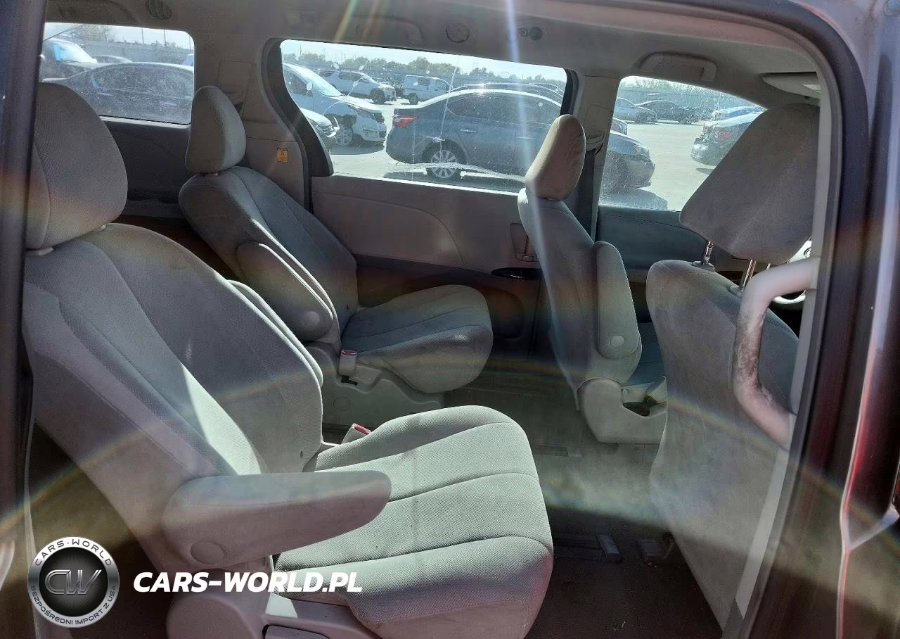 2011 Toyota Sienna Base 7-Passenger VIN:5TDKA3DC4BS005956 - 11