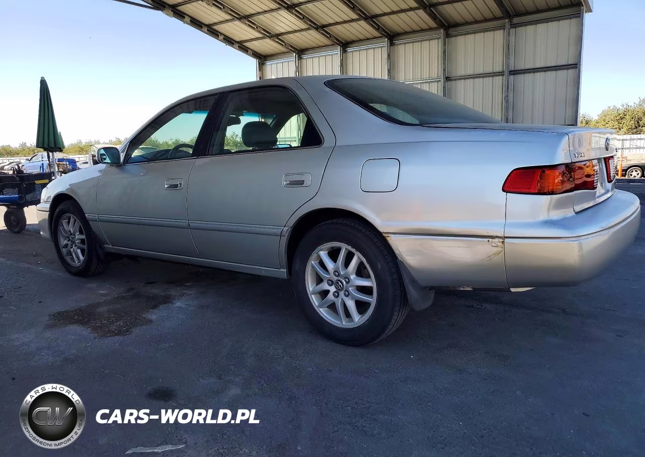 2001 Toyota Camry Xle V6 VIN:4T1BF28K11U960443 - 2