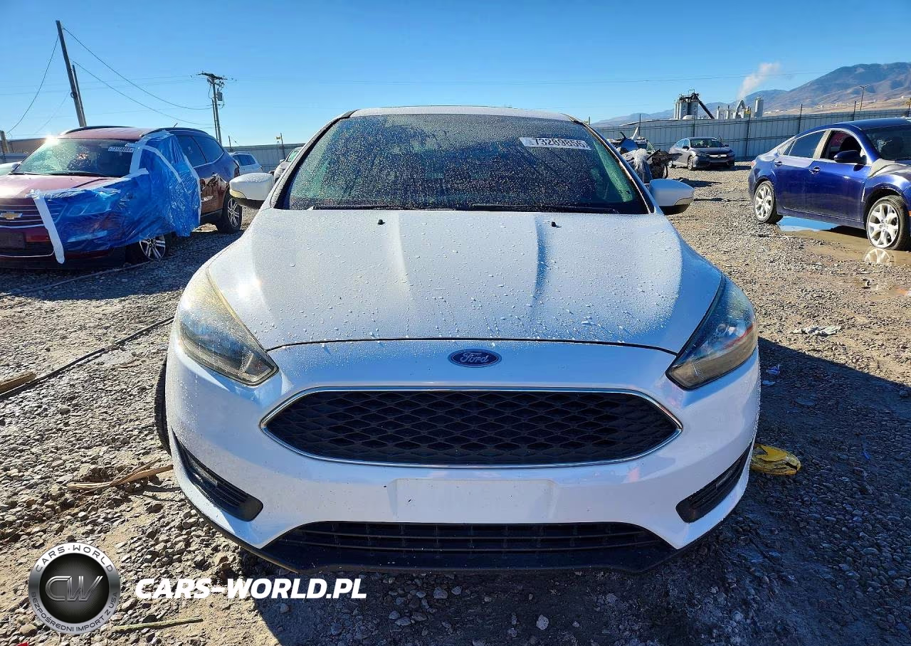 2017 Ford Focus Sel VIN:1FADP3H26HL230159 - 5