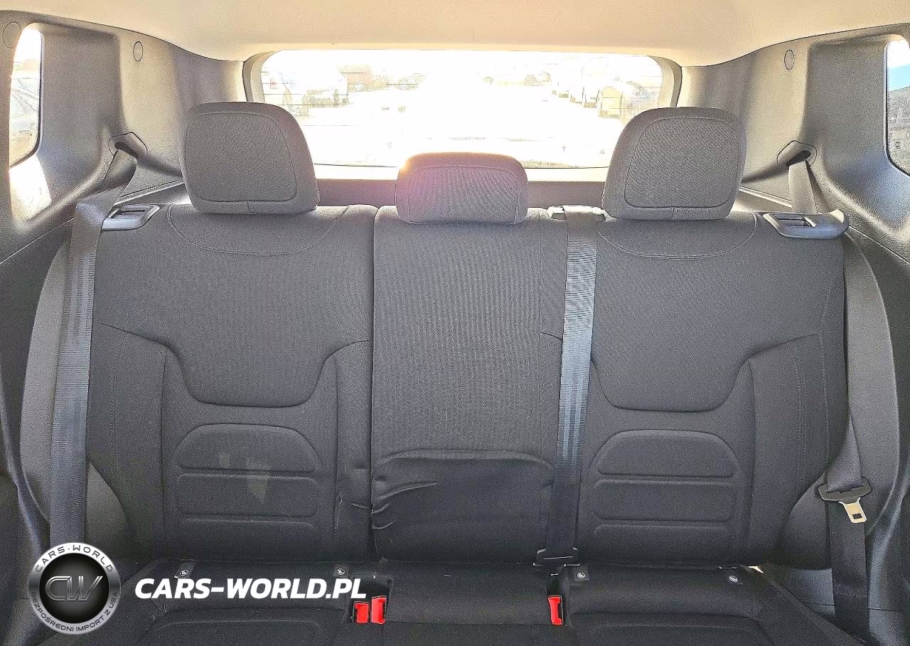 2019 Jeep Renegade Latitude VIN:ZACNJABB3KPK66310 - 10