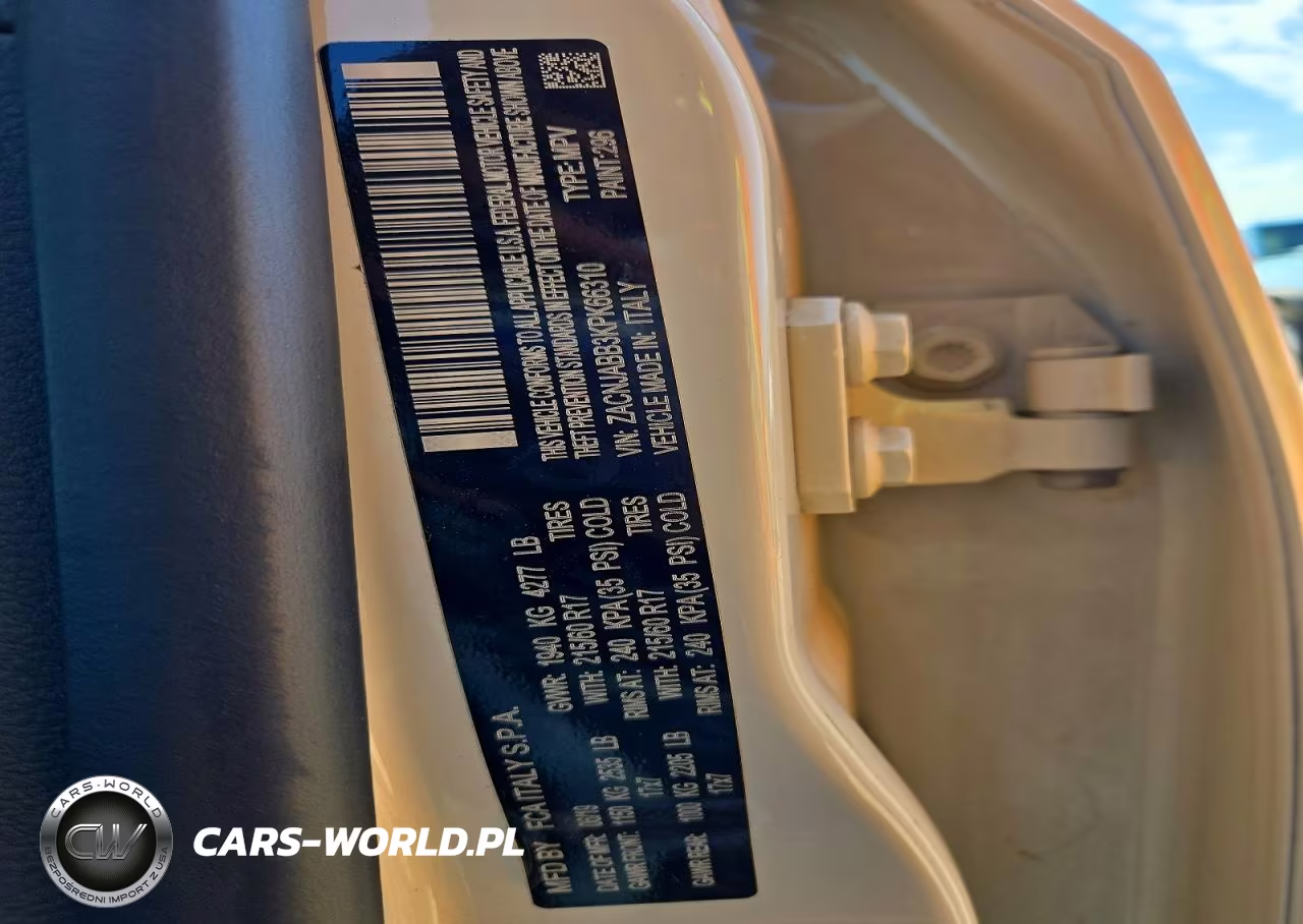 2019 Jeep Renegade Latitude VIN:ZACNJABB3KPK66310 - 14