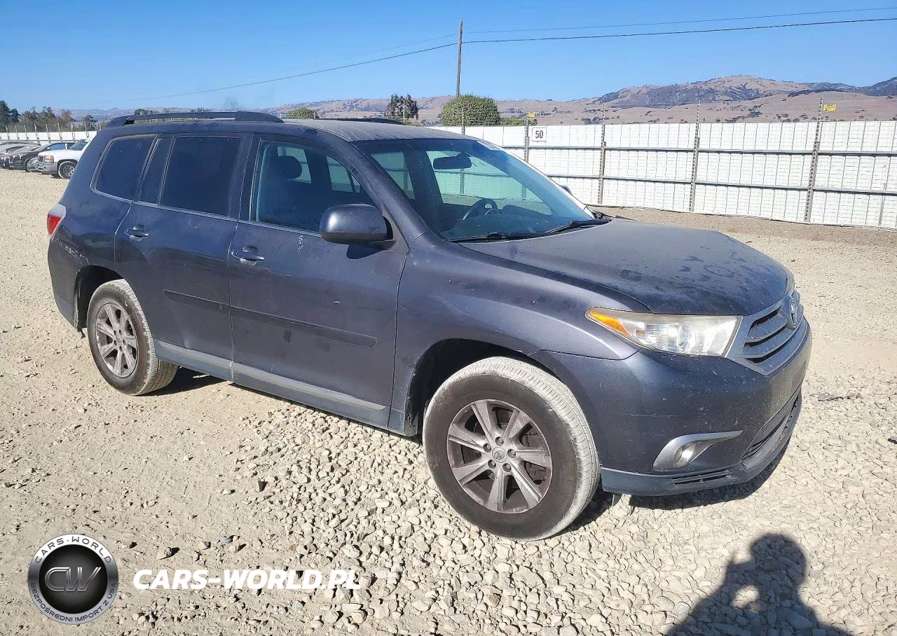 2013 Toyota Highlander Plus VIN:5TDBK3EH3DS274458 - 4
