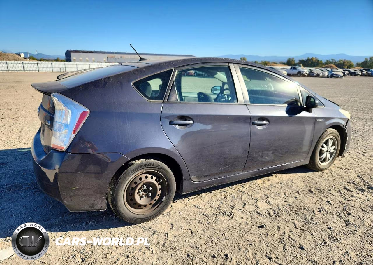 2011 Toyota Prius Two VIN:JTDKN3DU7B0292953 - 3