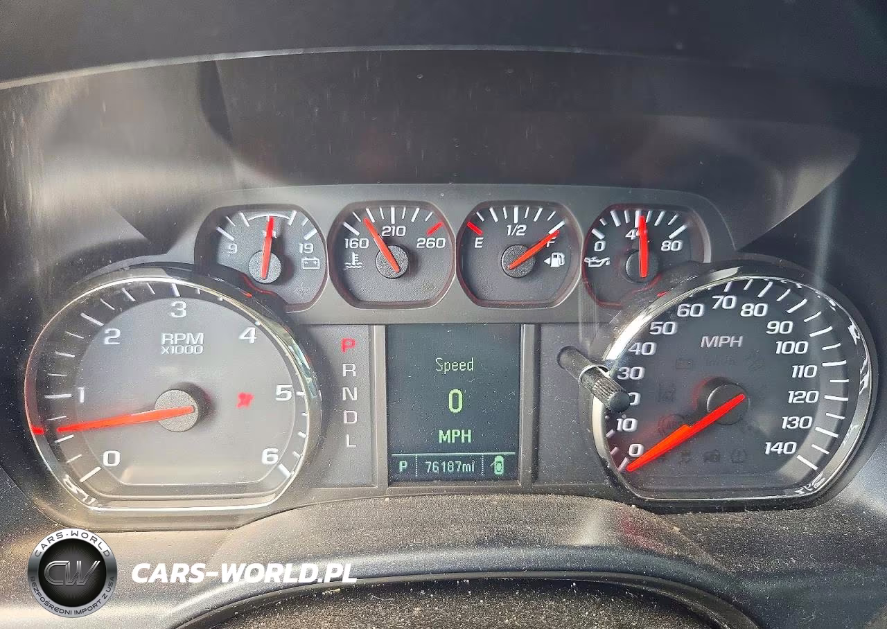 2018 Chevrolet Silverado C1500 VIN:1GCRCNEH6JZ104662 - 9