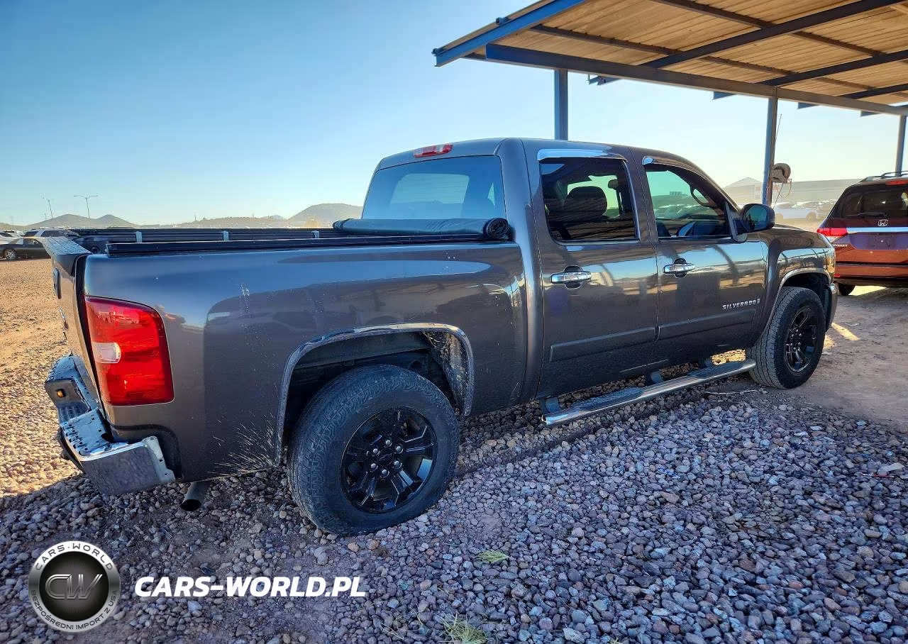 2008 Chevrolet Silverado C1500 VIN:2GCEC13C881265063 - 3