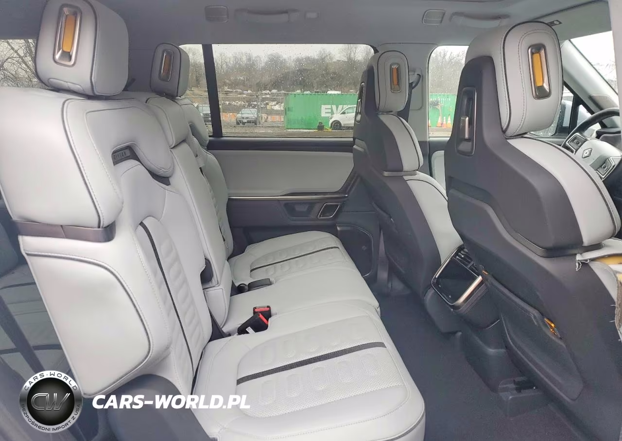 2023 Rivian R1S Adventure VIN:7PDSGABA2PN006517 - 11