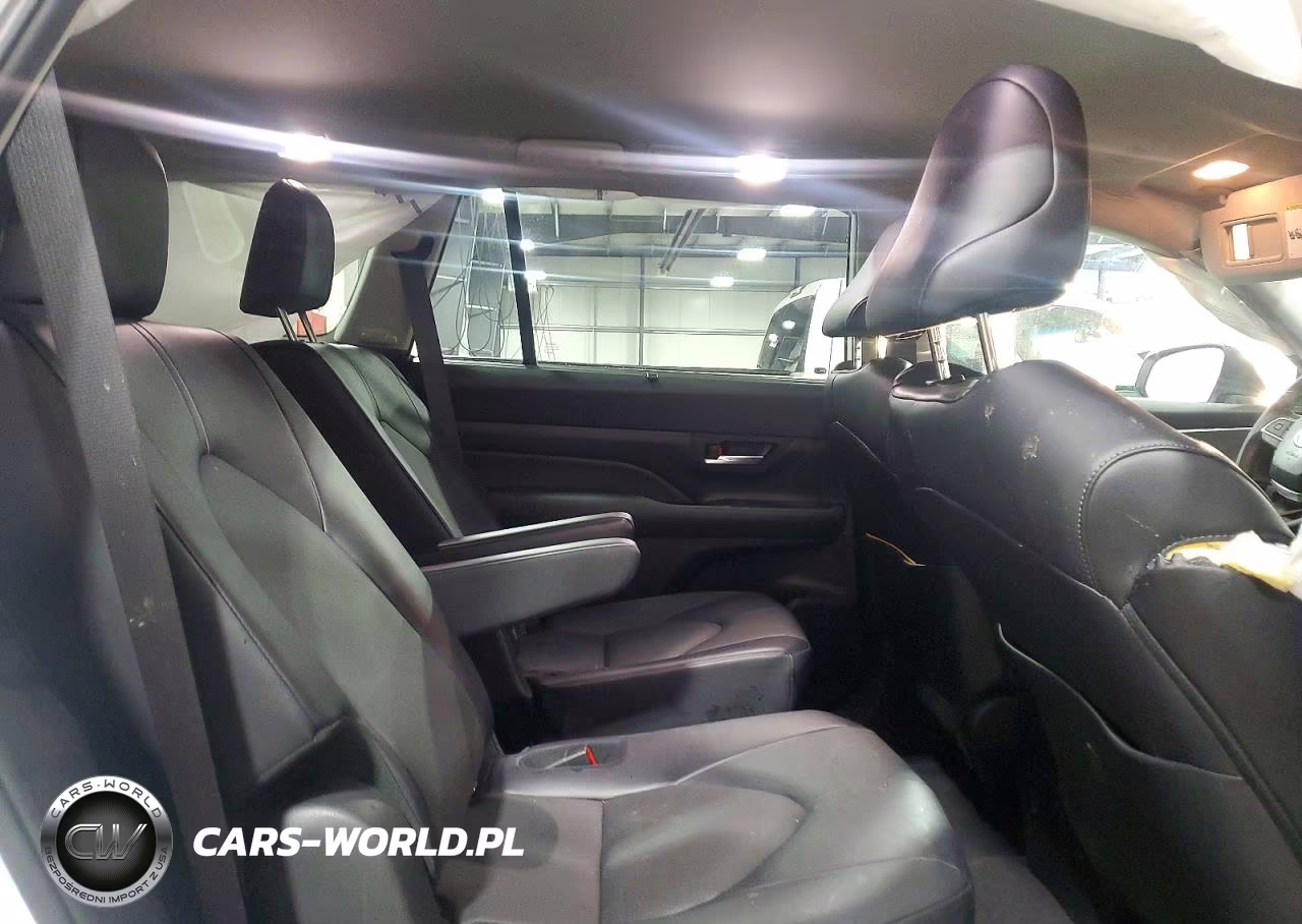 2024 Toyota Grand Highlander Xle VIN:5TDAAAB5XRS030293 - 11