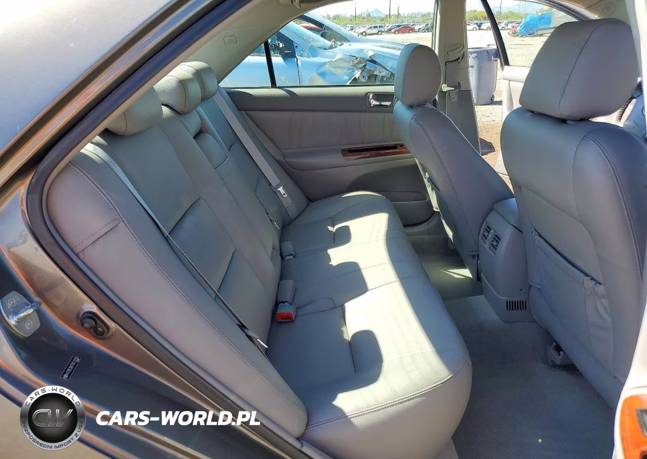 2005 Toyota Camry Xle VIN:4T1BE30K75U512220 - 10