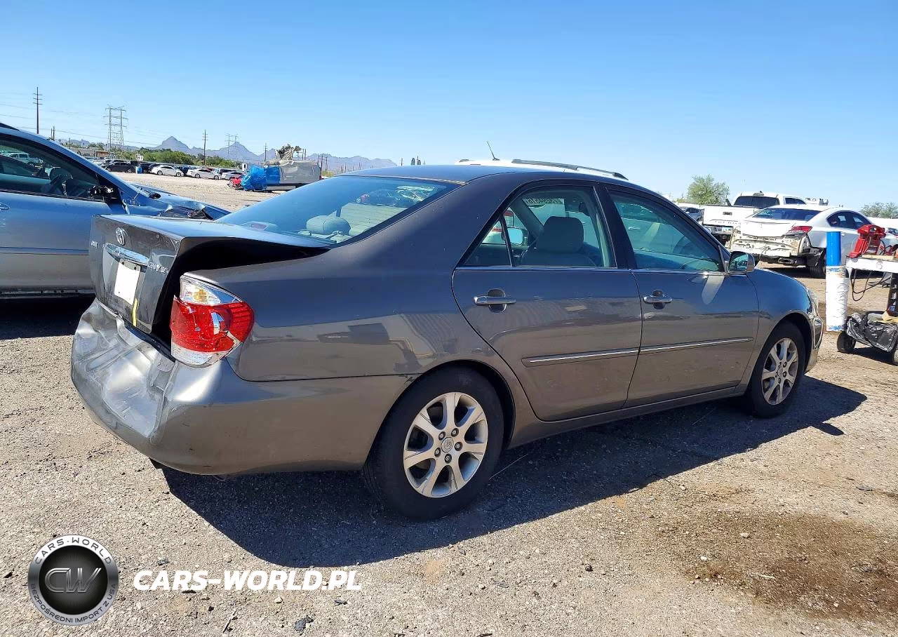 2005 Toyota Camry Xle VIN:4T1BE30K75U512220 - 3