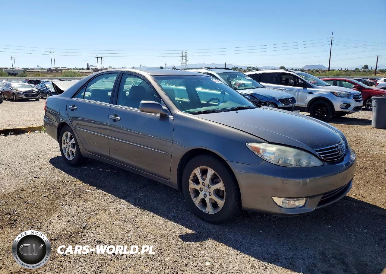 2005 Toyota Camry Xle VIN:4T1BE30K75U512220 - 4