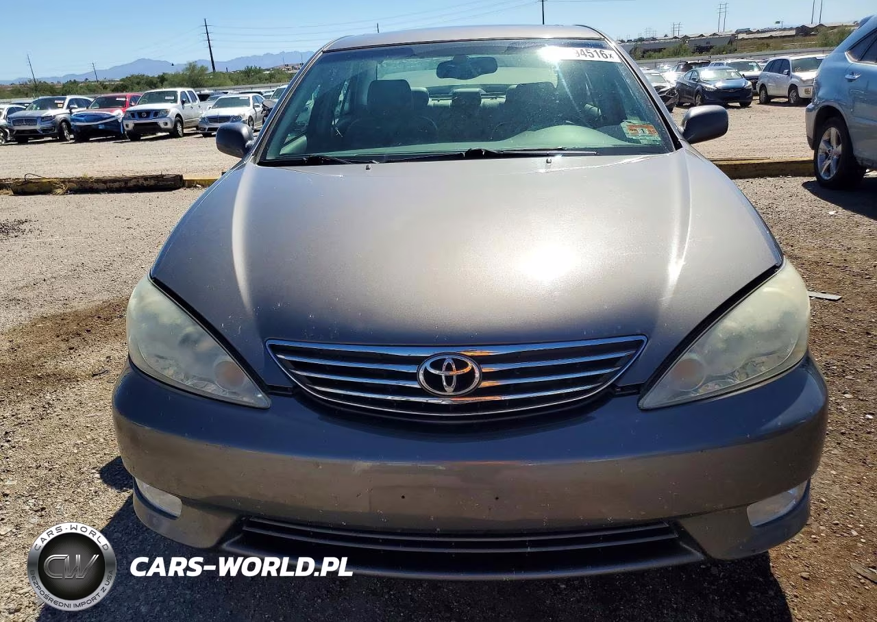 2005 Toyota Camry Xle VIN:4T1BE30K75U512220 - 5
