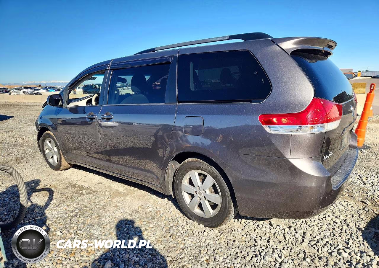 2012 Toyota Sienna Le VIN:5TDKK3DC9CS214320 - 2