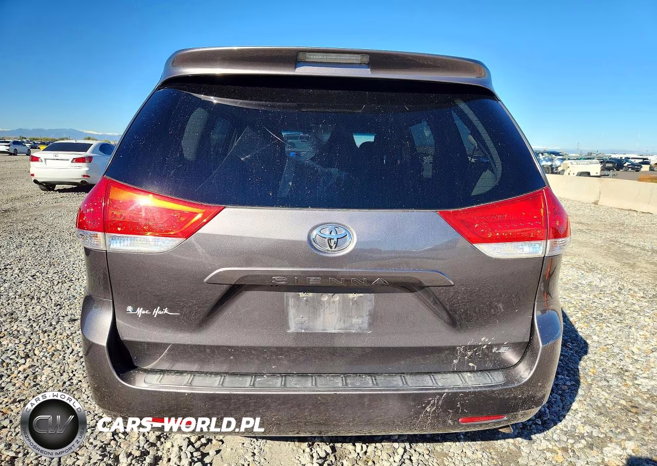 2012 Toyota Sienna Le VIN:5TDKK3DC9CS214320 - 6