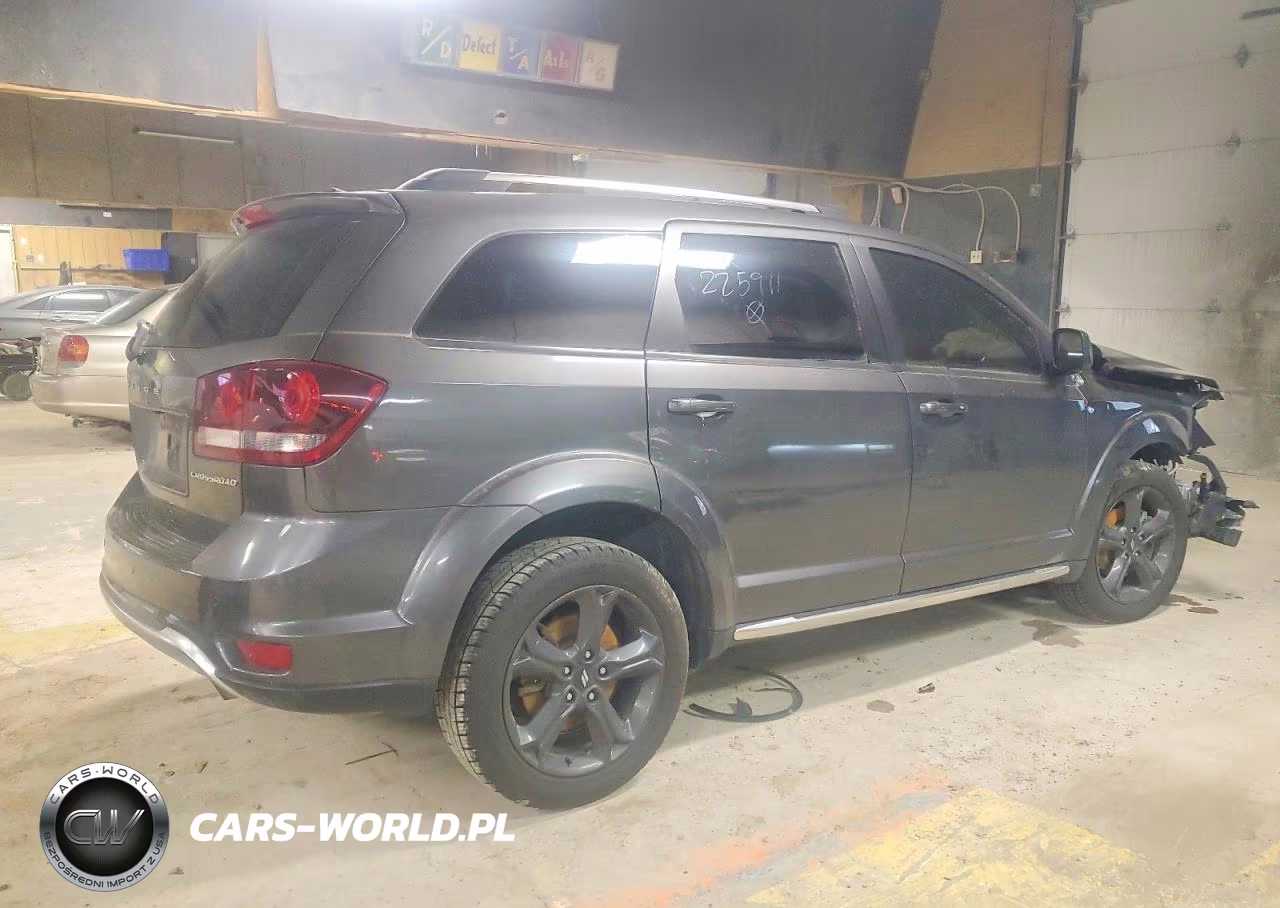 2020 Dodge Journey Crossroad VIN:3C4PDCGB9LT225911 - 3