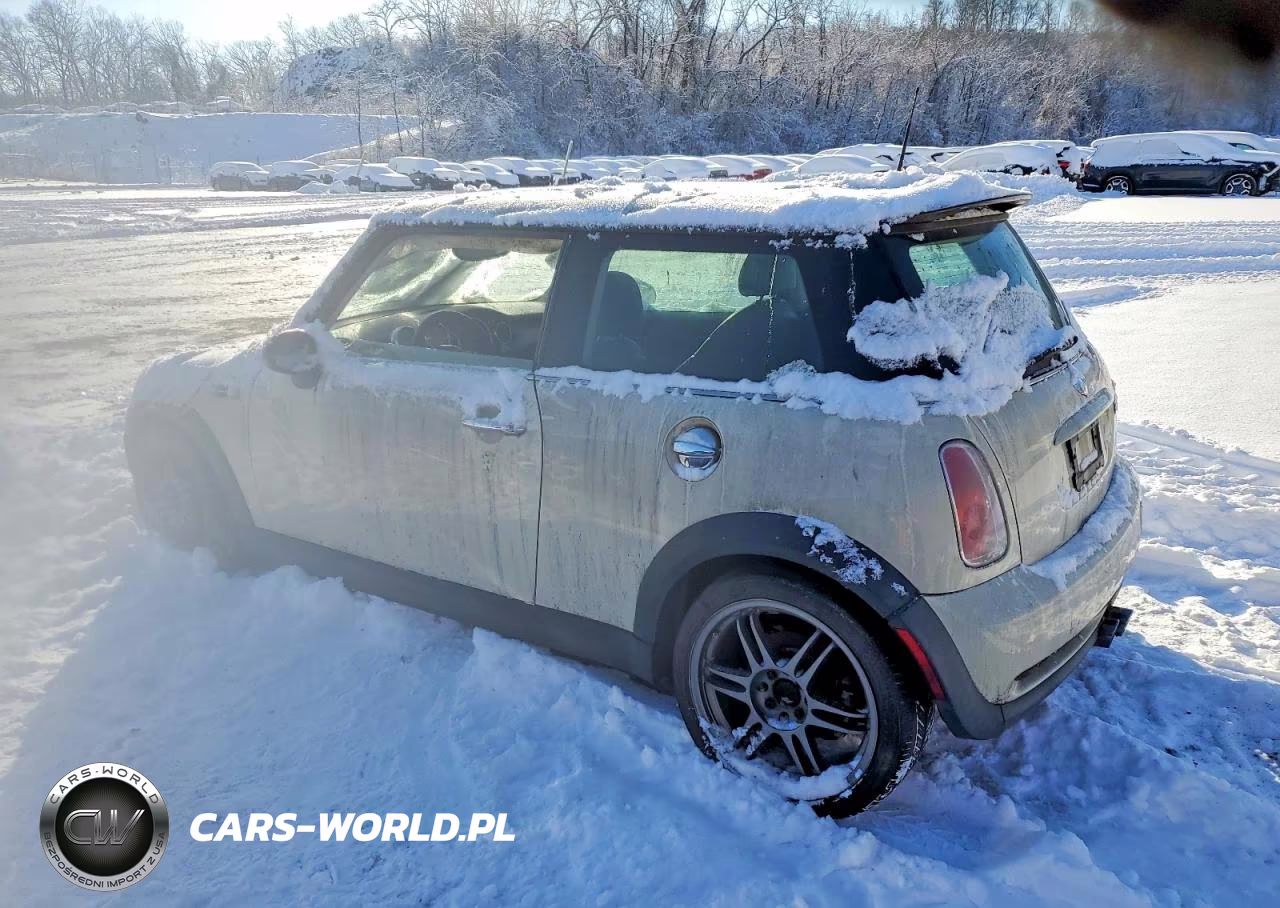 2005 Mini Cooper S VIN:WMWRE33505TG96737 - 2