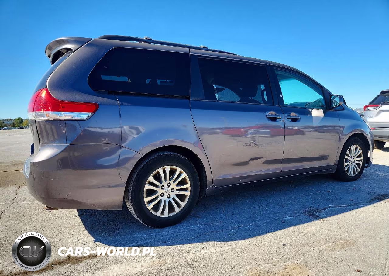 2013 Toyota Sienna Xle 8-Passenger VIN:5TDYK3DC7DS351560 - 3