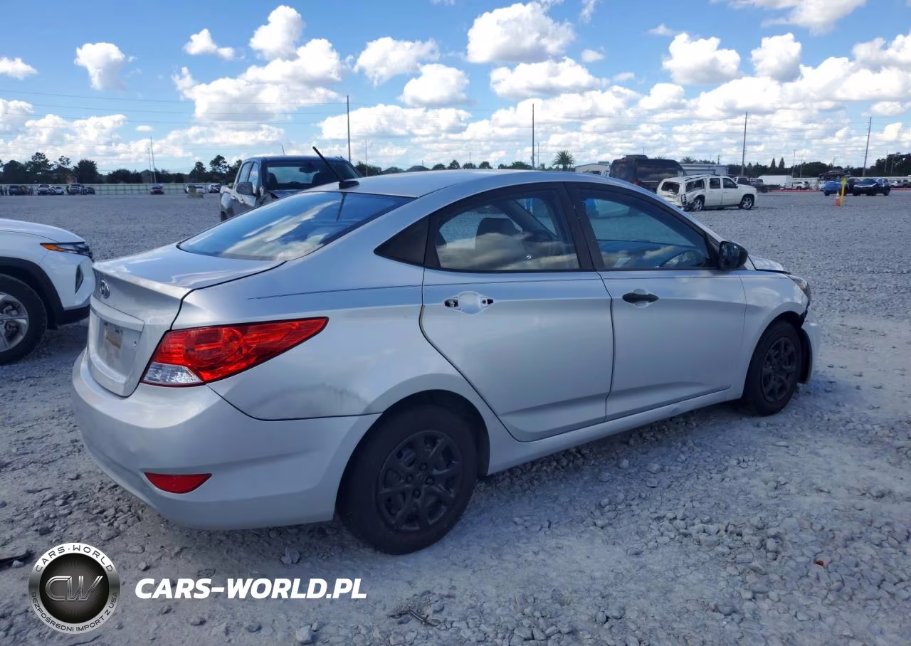 2014 Hyundai Accent Gls VIN:KMHCT4AE1EU589528 - 3