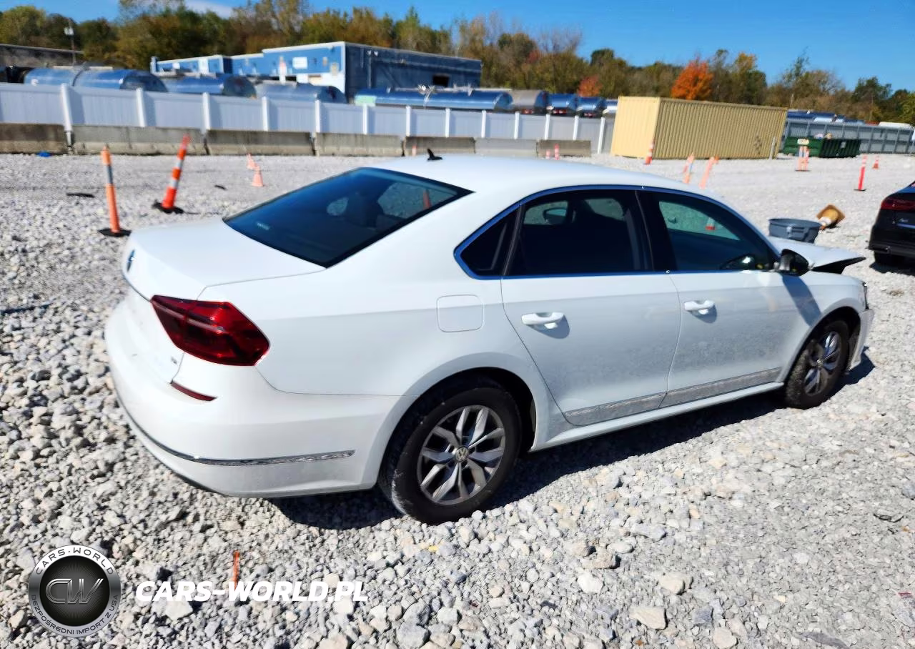 2017 Volkswagen Passat S VIN:1VWAT7A33HC004676 - 3