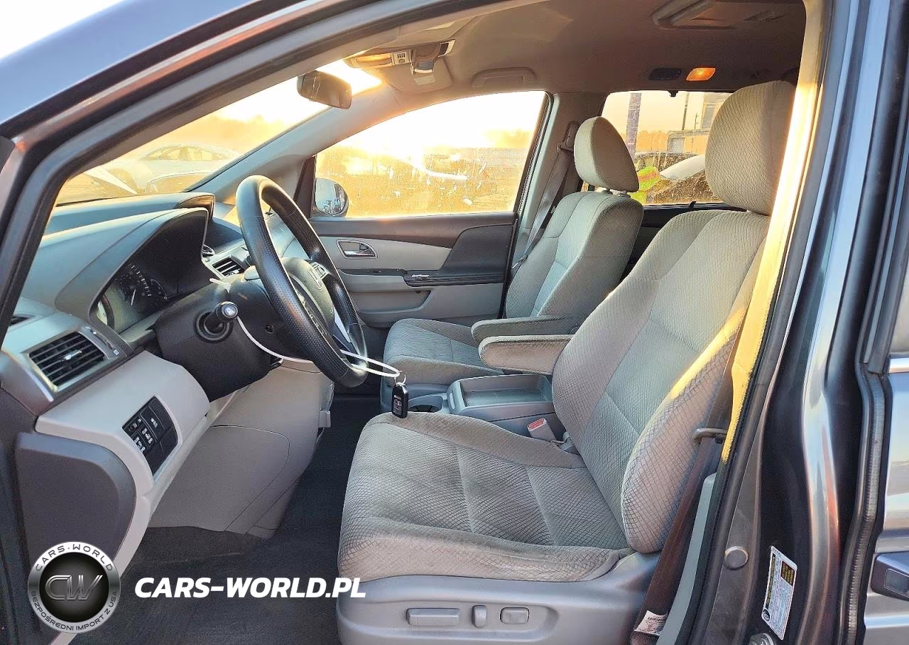 2016 Honda Odyssey Se VIN:5FNRL5H37GB163301 - 7