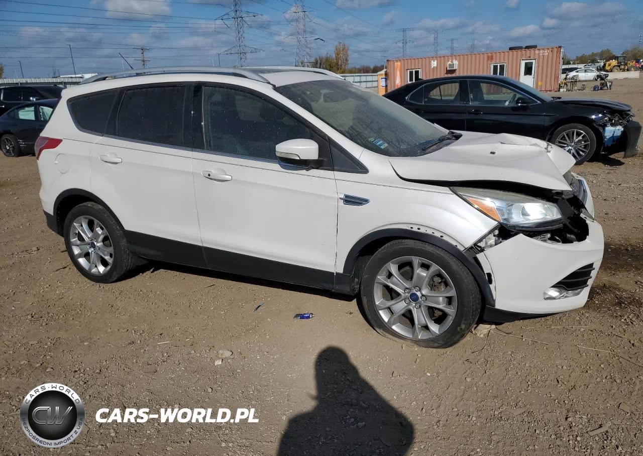 2015 Ford Escape Titanium VIN:1FMCU0J94FUB16975 - 4