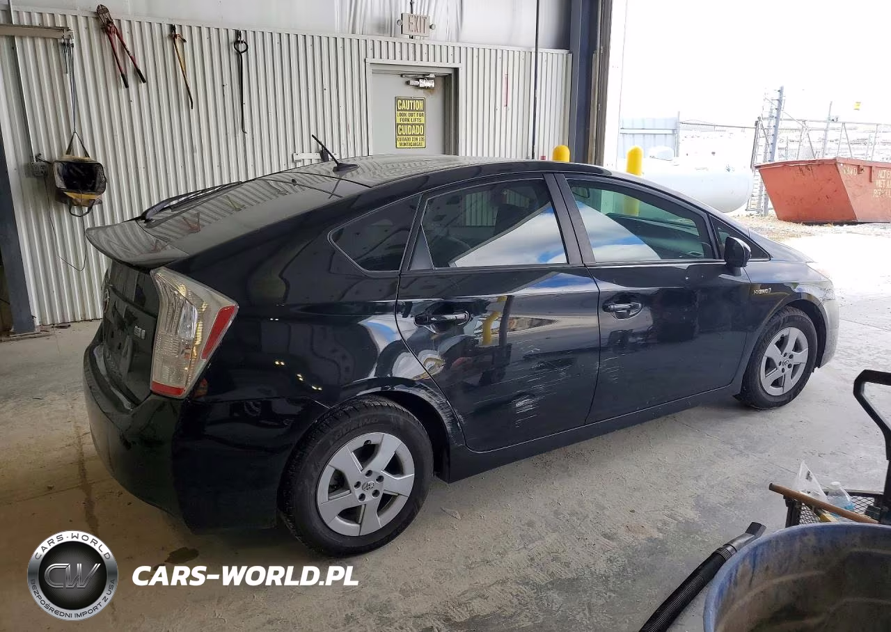 2011 Toyota Prius Two VIN:JTDKN3DU9B5334526 - 3