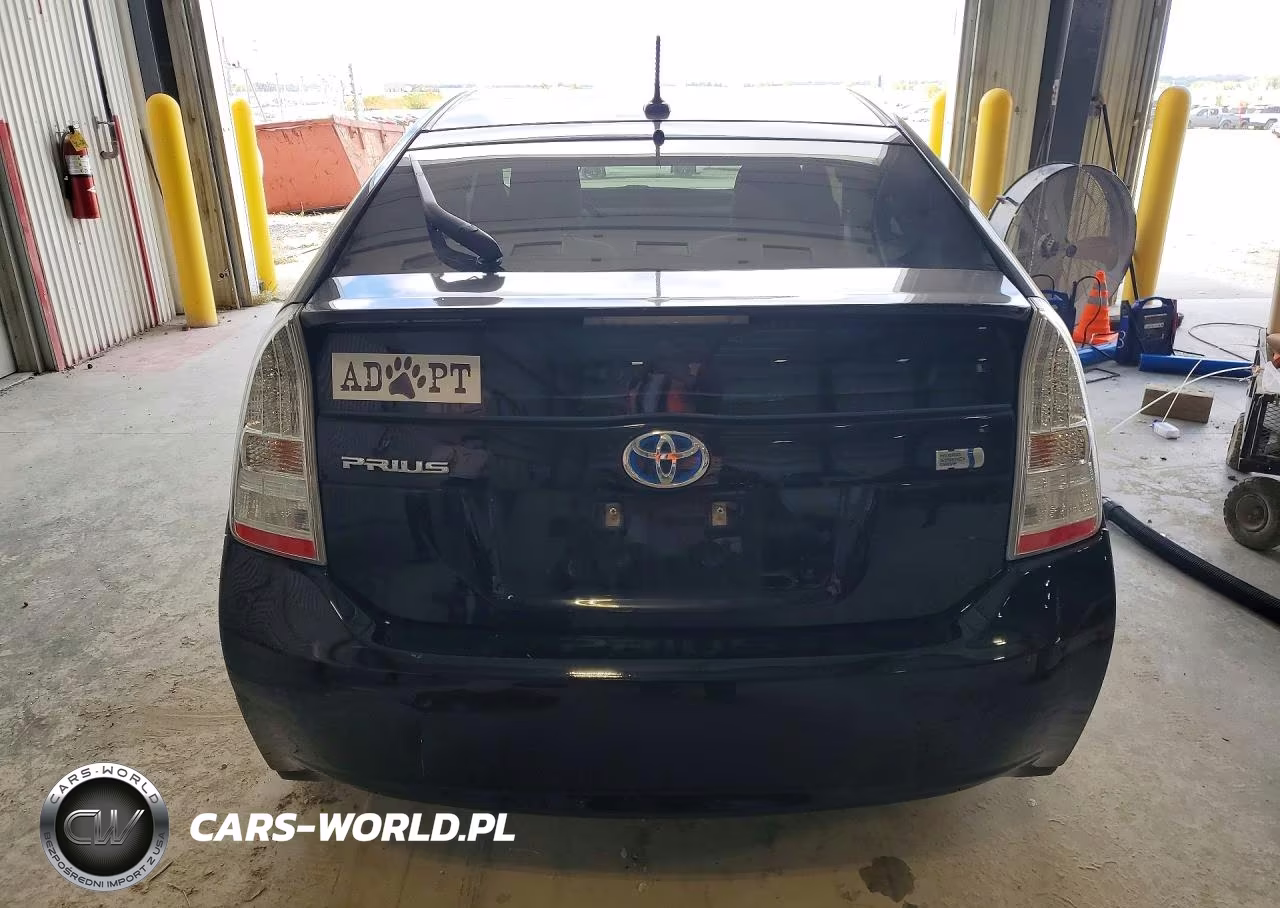 2011 Toyota Prius Two VIN:JTDKN3DU9B5334526 - 6