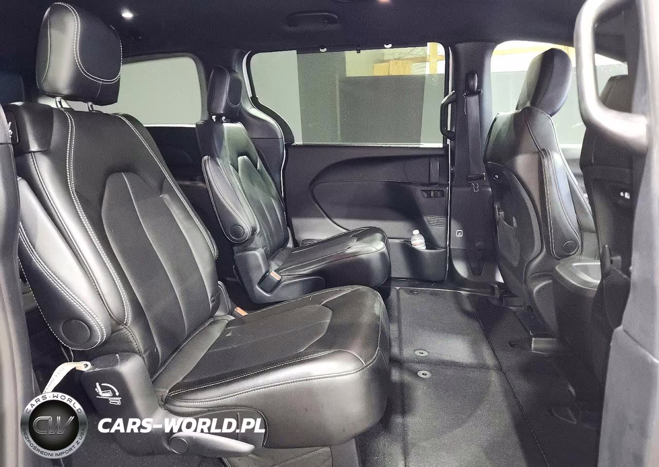 2026 Chrysler Pacifica Select VIN:2C4RC1BG2TR281873 - 11
